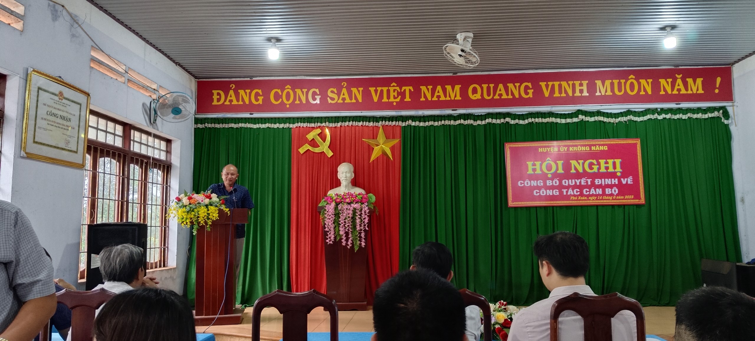HỘI NGHỊ GẶP MẶT VÀ CHIA TAY CÁN BỘ QUẢN LÝ